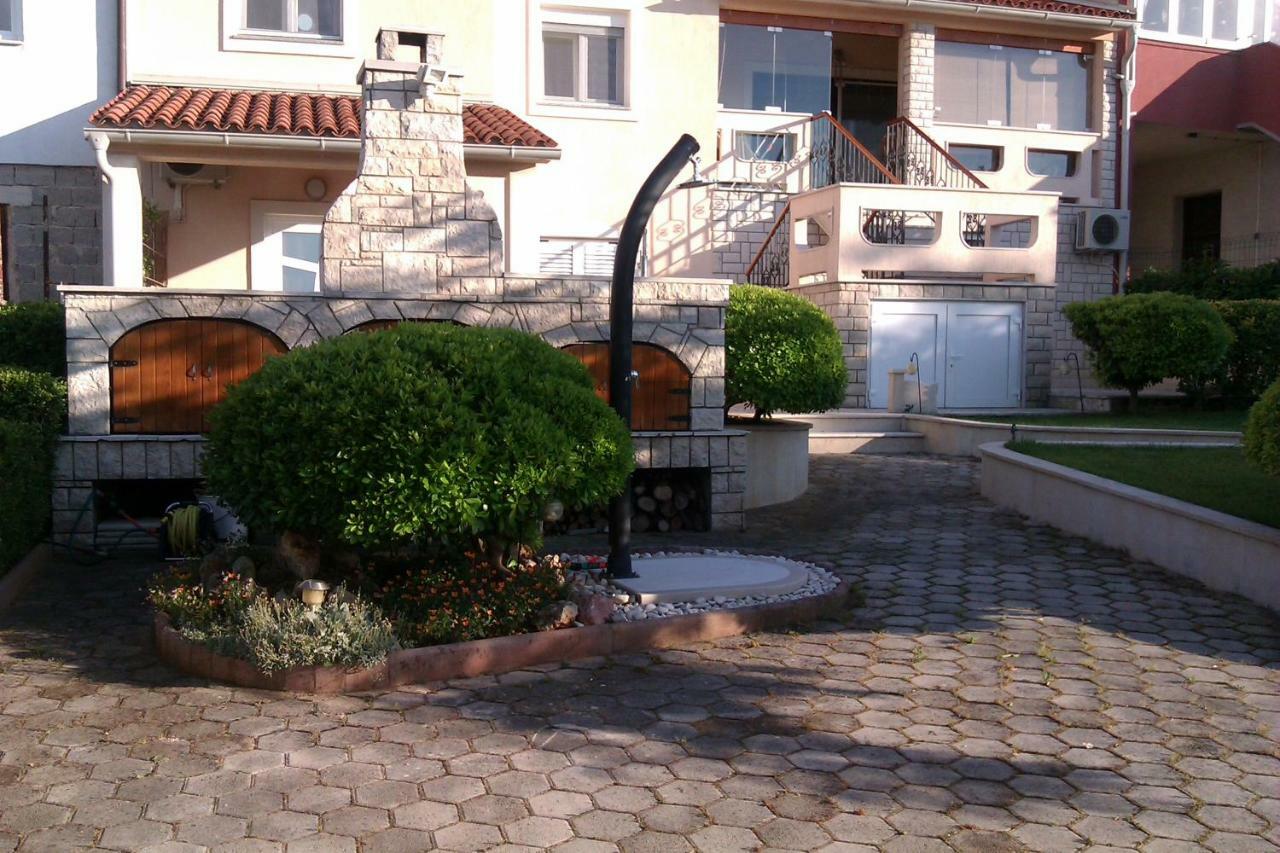 Green Banjole Yards Medulin Exterior photo